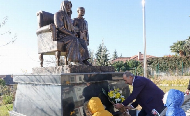 Bursa Mudanya'da Zübeyde Hanım'a öğrencilerinden anma