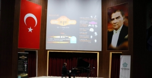 Piyanist Gökhan Aybulus Tekirdağ'da konser verdi