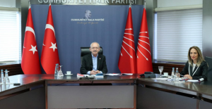 Kılıçdaroğlu, Kadın Kolları İl Başkanları ile buluştu