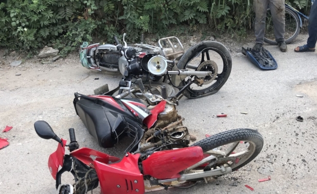 iki motosiklet çarpıştı: 1 ölü, 1 yaralı