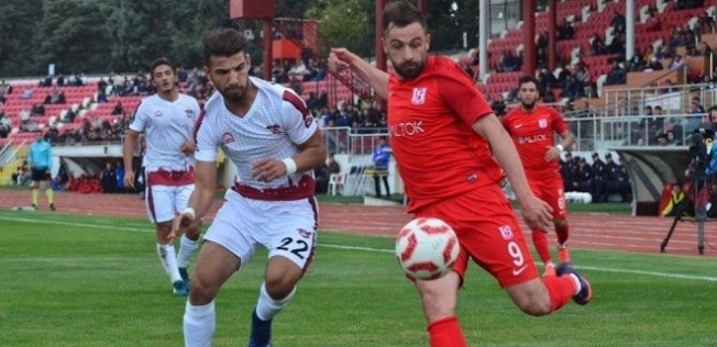 - Balıkesirspor Baltok'ün forveti Özgen:Süper Lige çıkmak istiyoruz"