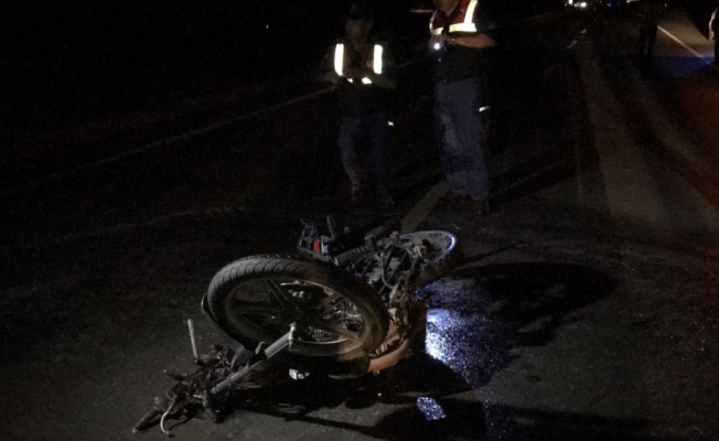 Çarpışan iki motosiklet alev aldı: 3 ölü, 1 yaralı