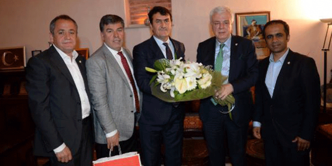Bursaspor Başkanı Ali Ay'dan Osmangazi Belediyesi'ne ziyaret