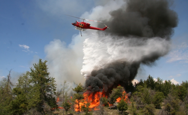 Yangınlara karşı helikopterli önlem