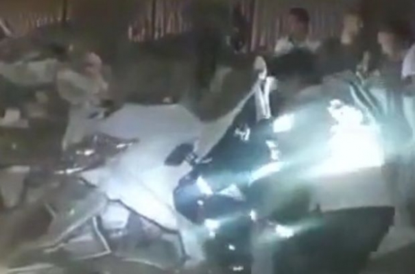 Gebze'de otomobil köprüden düştü: 1 ölü, 2 yaralı