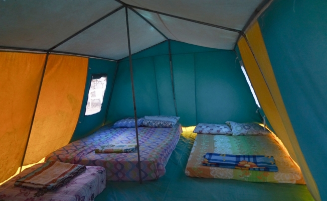 Bayram tatili sahildeki çadır kamplarını da doldurdu