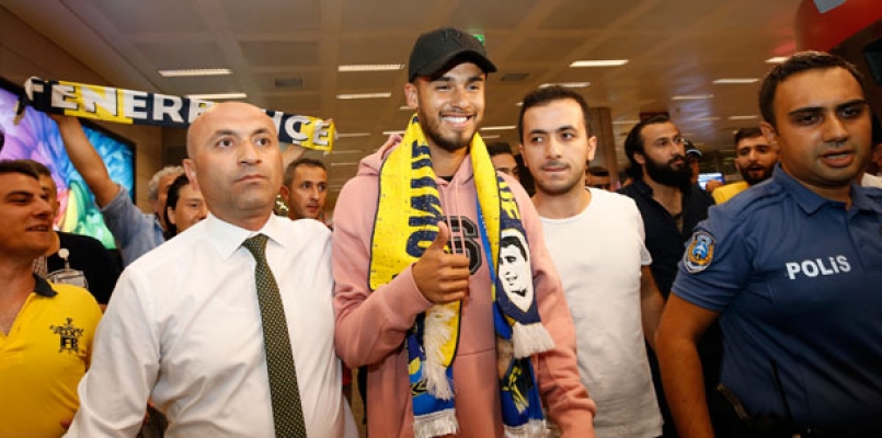 Fenerbahçe'nin yeni transferi Diego Reyes, İstanbul'a geldi