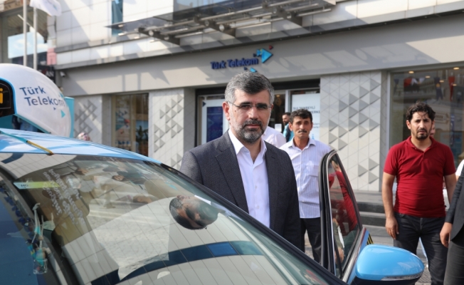 Sultanbeyli'nin “kırmızı taksileri“ turkuaza dönüştü