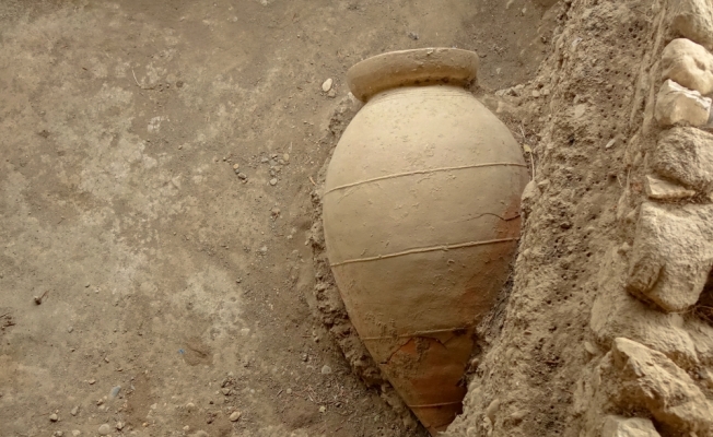 Antandros'ta “pitos mezar“lara rastlandı