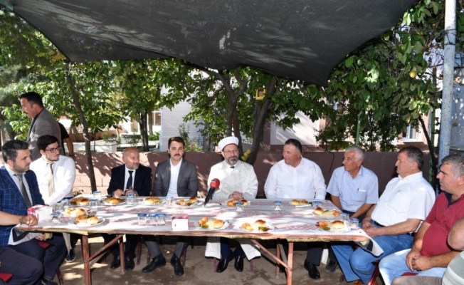 Diyanet İşleri Başkanı Erbaş, imam olarak görev yaptığı köyü ziyaret etti