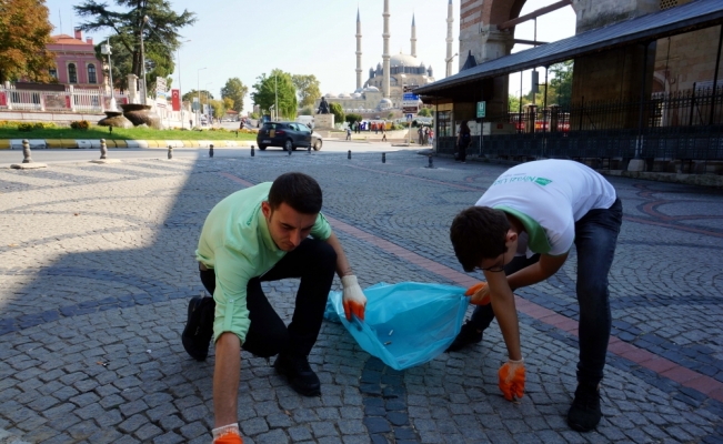 Edirneli turizmciler “Altın Üçgen“de temizlik yaptı