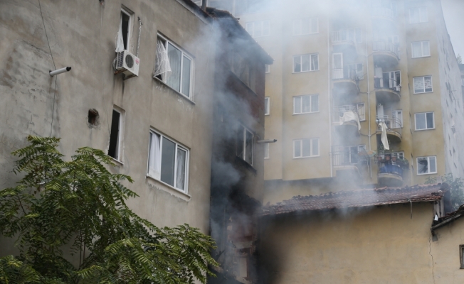 Bursa'da bir binada patlama sonucu yangın çıktı