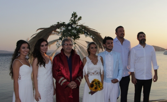 Hidayet Türkoğlu ve Ömer Onan nikah şahidi oldu