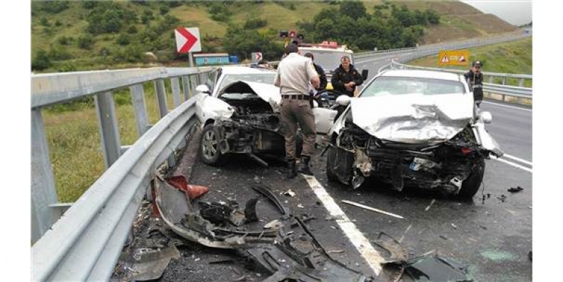 İznik'te trafik kazası: 2 yaralı