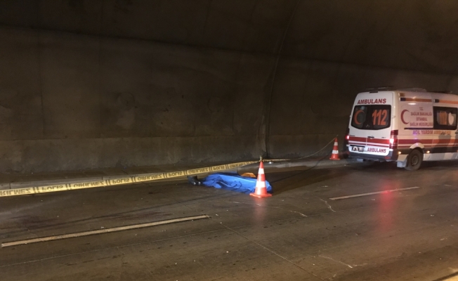 Tünelde motosiklet devrildi: 1 ölü, 1 yaralı