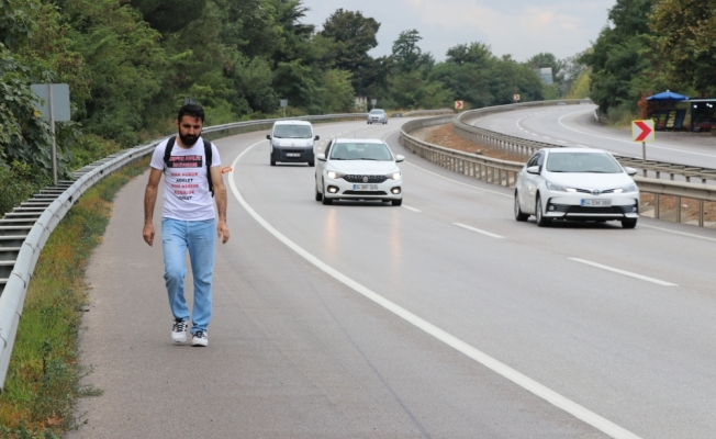 Kılıçdaroğlu'nun istifa etmesi için yürüyor