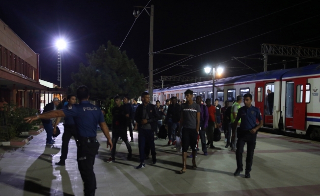 Tren garında düzensiz göçmen yakalandı