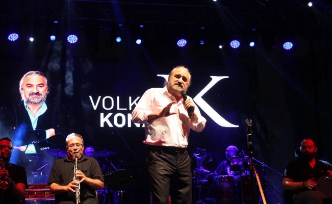 Volkan Konak Tekirdağ'da konser verdi