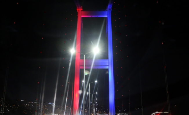 15 Temmuz Şehitler Köprüsü “renklendi“