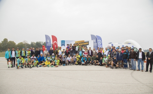 “Cumhuriyet Kupası Halk Bisiklet Yarışları“ yapıldı