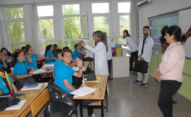 Gölcük'te 382 öğrenciye karma aşı yapıldı