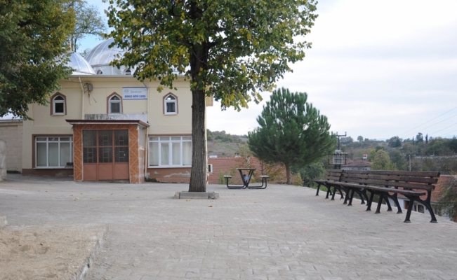 İnegöl'de Dömez Camisi'nin çevresi yenilendi