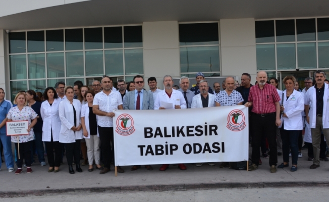 İstanbul'da doktora silahlı saldırıya meslektaşlarından tepki