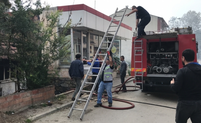 İznik'te metruk evde yangın