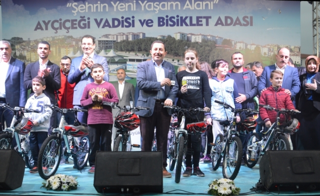 Sakarya'da Ayçiçeği Vadisi ve Bisiklet Adası açıldı