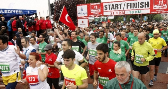 Vodafone'dan İstanbul Maratonu'nun 40'ıncı yılına özel indirim ve fırsatlar