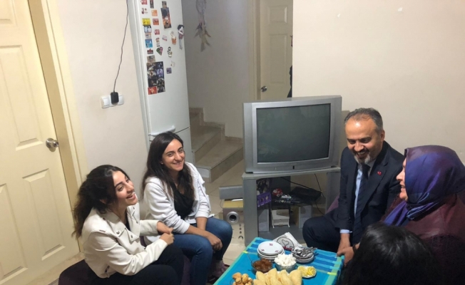 Başkan Aktaş'tan öğrenci evine ziyaret
