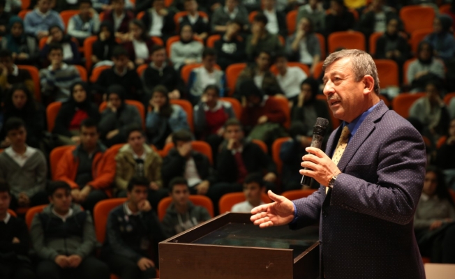 Başkan Karabacak, Gençlerle gündemi değerlendirdi