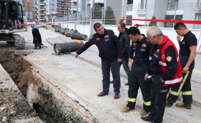 Bursa'da kanalizasyon çalışmasında göçük