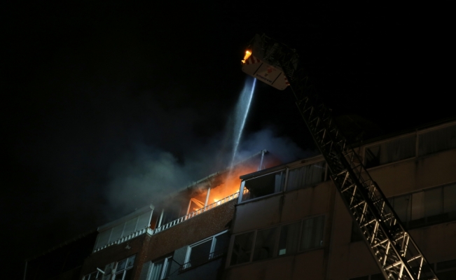 Kağıthane'de bina yangını