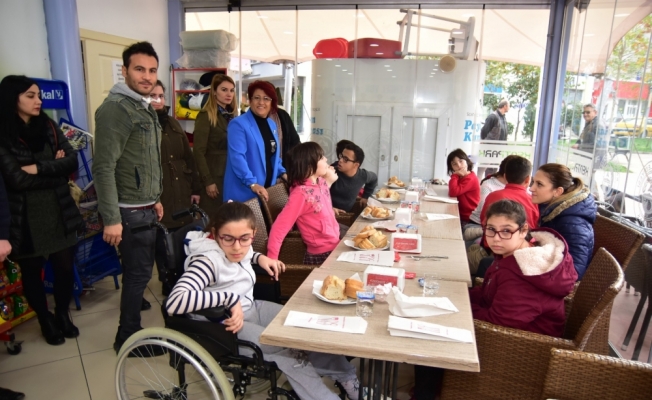 Karasu'da engelli vatandaşlar bir araya geldi