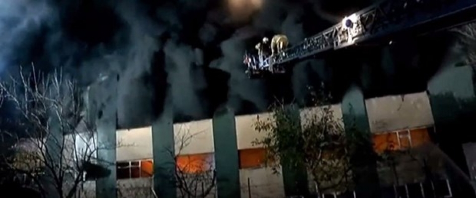 Maltepe'de fabrika yangını