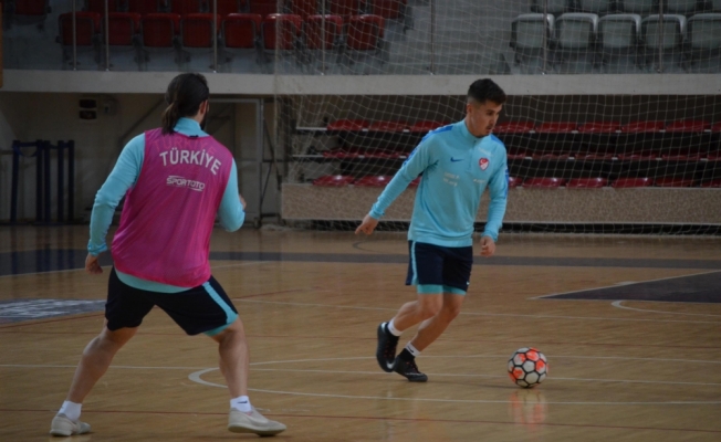 A Milli Futsal Takımı'nın Yalova kampı sürüyor