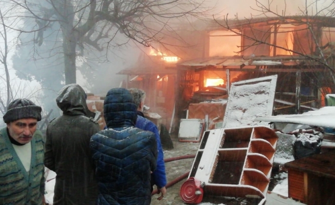 Kocaeli'de ev yangını