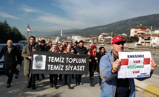Bir grup CHP'linin Ankara'ya yürüyüşü