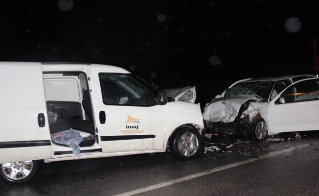 Kandıra'da trafik kazası: 2 yaralı