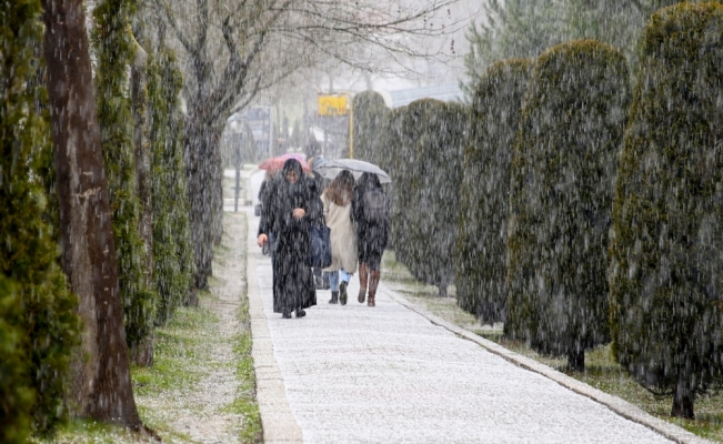 Sakarya'da dolu ve kar yağışı