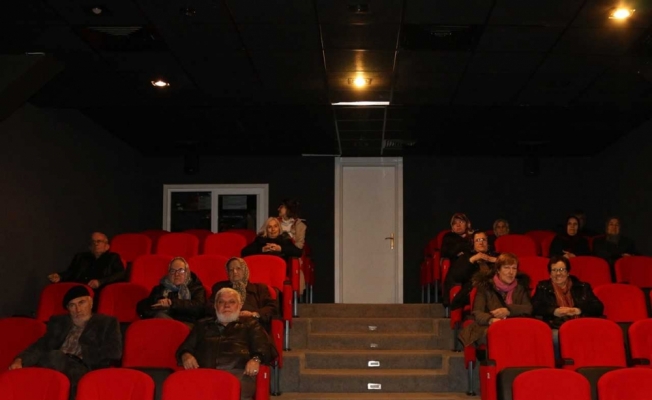 Sakarya'da yaşlılar “Can Dostum“ filmini izledi