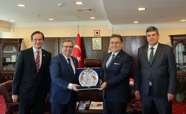 Büyükelçi Ulusoy'dan, Rektör Tabakoğlu'na ziyaret