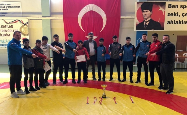 Hendekli güreşçiler Türkiye ikincisi oldu