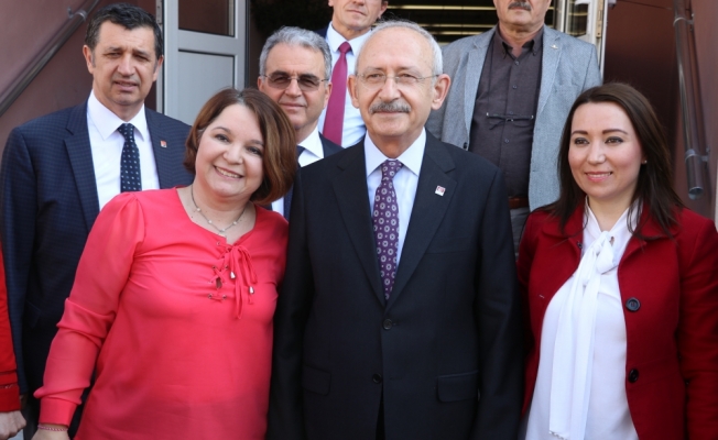 Kılıçdaroğlu, kadın fabrika işçilerini ziyaret etti