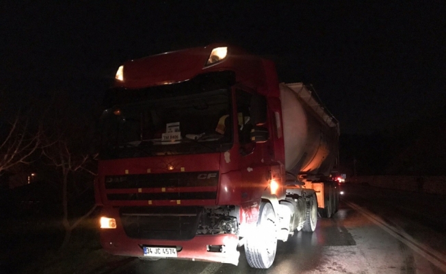 Sakarya'da zincirleme trafik kazası: 1 ölü, 2 yaralı