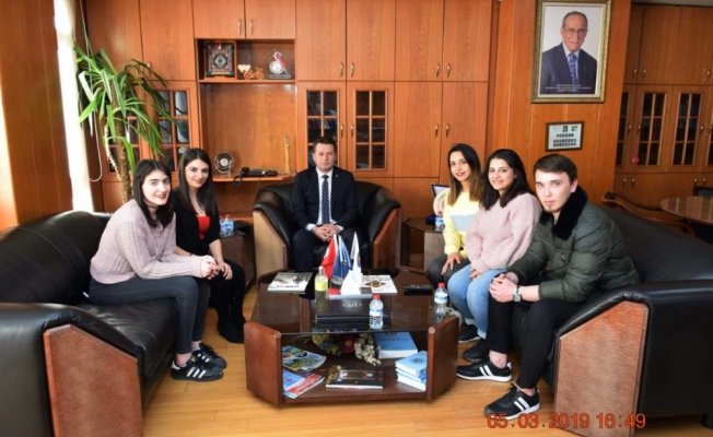 SAÜ'lü öğrencilerden Türkiye Sağlık İşçileri Sendikası'na ziyaret