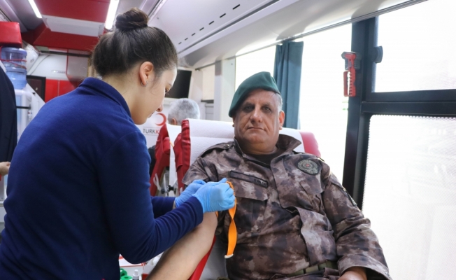 Tekirdağ'da polisler kan bağışı kampanyasına katıldı