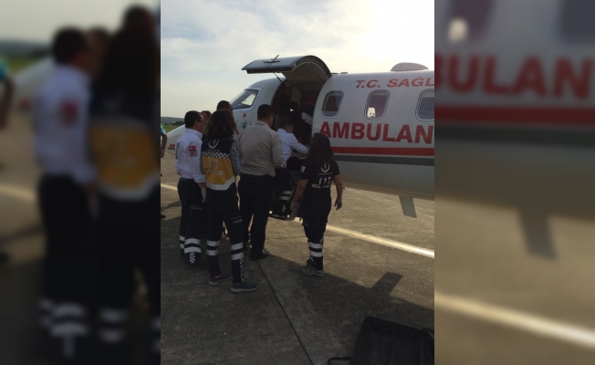 Balıkesir'den Şanlıurfa'ya ambulans uçakla hasta nakli