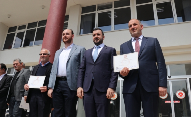 Çınarcık Belediye Başkanı Numan Soyer, mazbatasını aldı